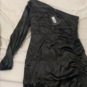 Black One Shoulder Ruched Satin Bodycon Dress #blackdress #oneshoulde #minidress